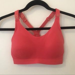 NWT Victoria Secret Sports Bra - 32D